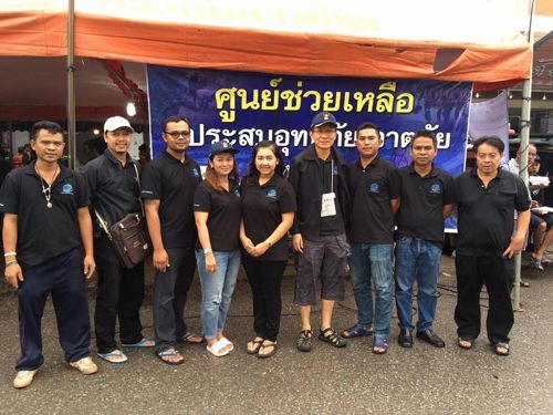 ติดตั้งสายอากาศและเครื่องวิทยุสื่อสาร พร้อมทั้งมอบถุงยังชีพให้ศูนย์ช่วยเหลือผู้ประสบภัยน้ำท่วม อำเภอหลังสวน จังหวัดชุมพร