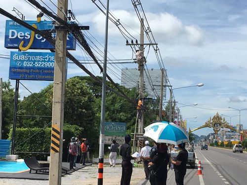 ร่วมประชุมและลงภาคสนามประเมินการจัดระเบียบสายสื่อสารบนเสาไฟฟ้า