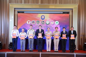 พิธีลงนามบันทึกข้อตกลงความร่วมมือ โครงการติดตั้งสถานีโทรมาตรอัตโนมัติ เพื่อตรวจวัดข้อมูลภูมิอากาศ ปริมาณน้ำฝน และระดับน้ำในพื้นที่ป่าต้นน้ำ