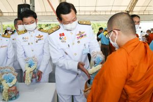 พิธีทำบุญตักบาตรถวายเป็นพระราชกุศล เนื่องในโอกาสวันเฉลิมพระชนมพรรษาสมเด็จพระนางเจ้าสิริกิติ์ พระบรมราชินีนาถ พระบรมราชชนนีพันปีหลวง